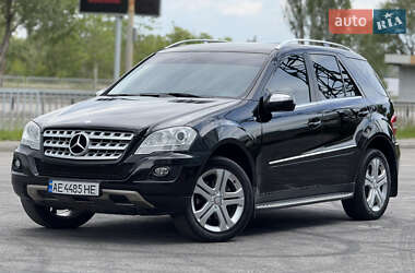 Mercedes-Benz M-Class 2010 Mercedes-Benz M-Class 2010