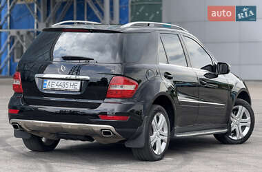 Внедорожник / Кроссовер Mercedes-Benz M-Class 2010 в 