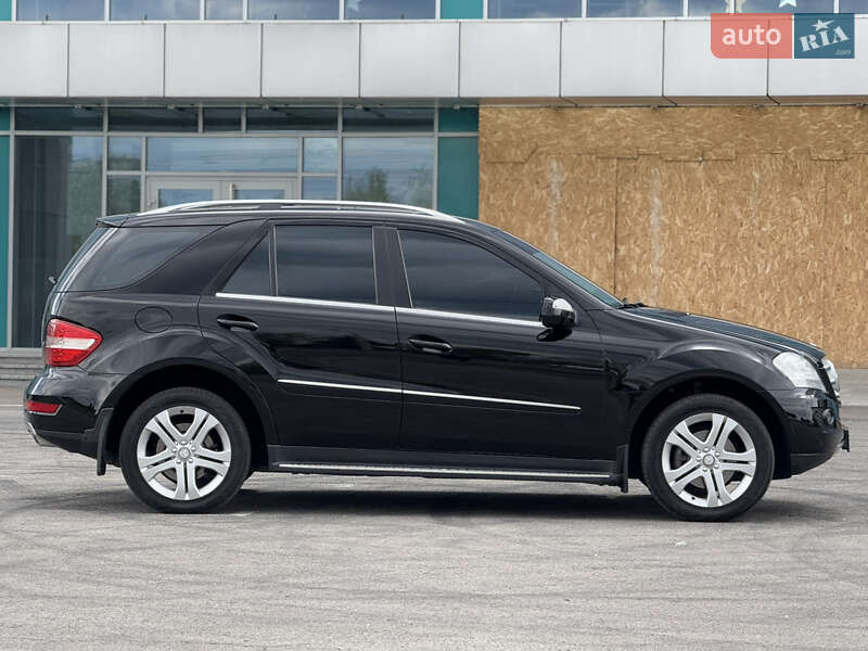 Внедорожник / Кроссовер Mercedes-Benz M-Class 2010 в Днепре