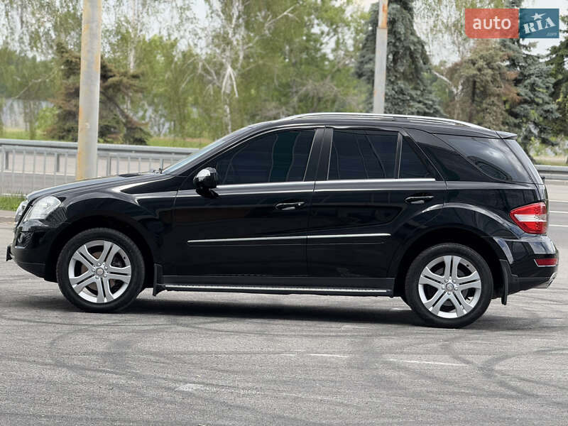 Внедорожник / Кроссовер Mercedes-Benz M-Class 2010 в Днепре