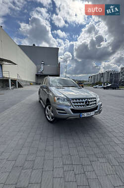 Mercedes-Benz M-Class 2011 Mercedes-Benz M-Class 2011