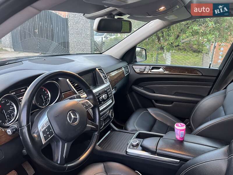 Внедорожник / Кроссовер Mercedes-Benz M-Class 2011 в Ровно