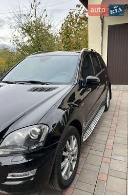 Внедорожник / Кроссовер Mercedes-Benz M-Class 2011 в 