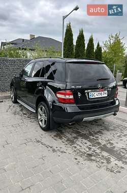 Внедорожник / Кроссовер Mercedes-Benz M-Class 2005 в 