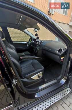 Внедорожник / Кроссовер Mercedes-Benz M-Class 2006 в 
