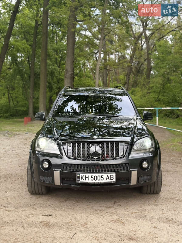 Позашляховик / Кросовер Mercedes-Benz M-Class 2005 в 