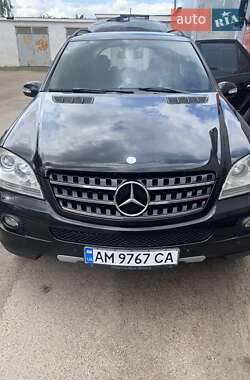 Внедорожник / Кроссовер Mercedes-Benz M-Class 2005 в 