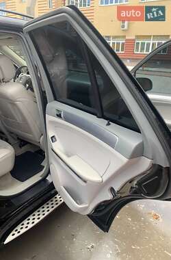 Внедорожник / Кроссовер Mercedes-Benz M-Class 2005 в 