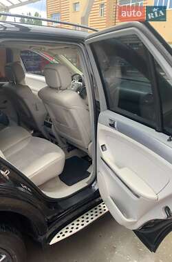 Внедорожник / Кроссовер Mercedes-Benz M-Class 2005 в 