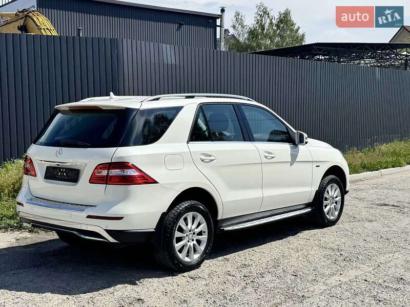 Внедорожник / Кроссовер Mercedes-Benz M-Class 2014 в 