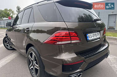 Позашляховик / Кросовер Mercedes-Benz M-Class 2011 в 