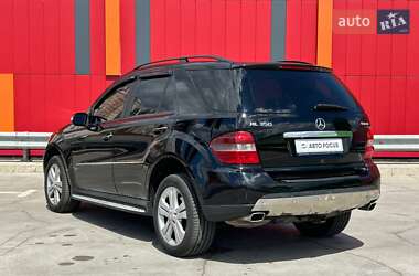 Позашляховик / Кросовер Mercedes-Benz M-Class 2007 в 
