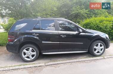 Внедорожник / Кроссовер Mercedes-Benz M-Class 2006 в 