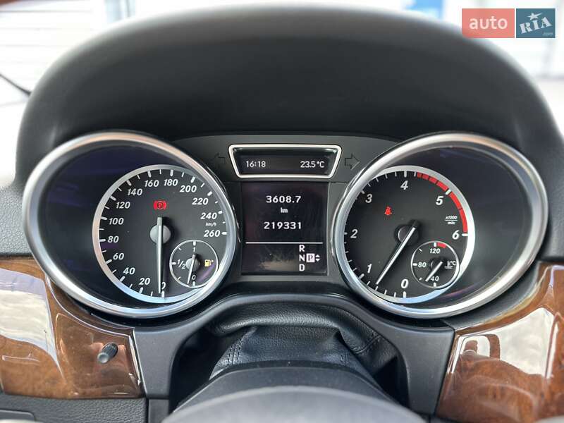 Внедорожник / Кроссовер Mercedes-Benz M-Class 2012 в Луцке