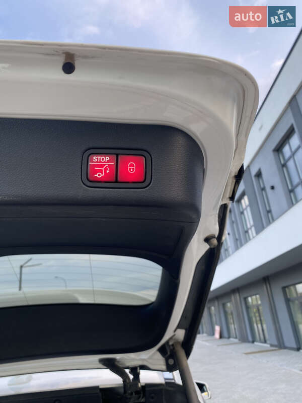 Внедорожник / Кроссовер Mercedes-Benz M-Class 2014 в Ужгороде