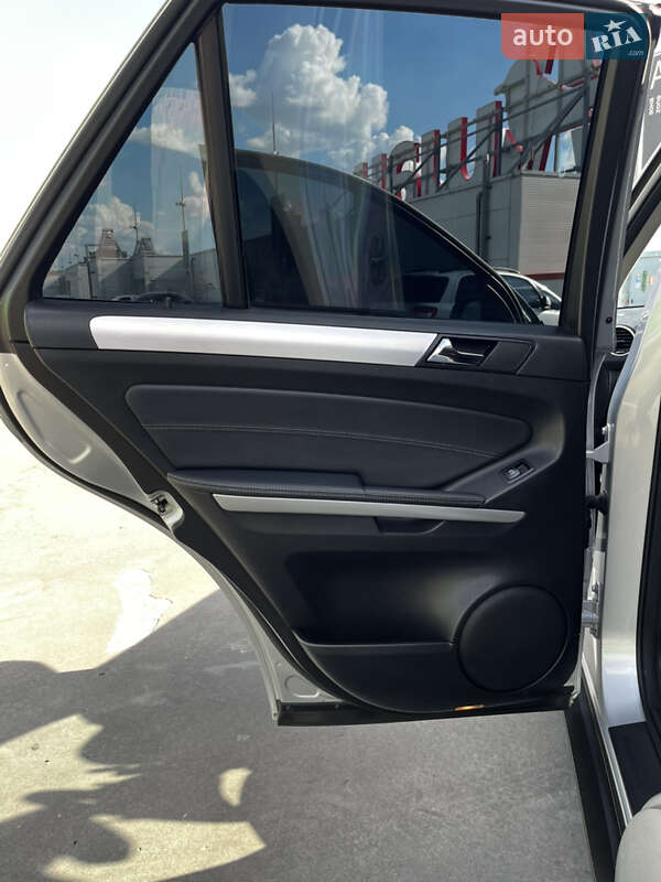 Позашляховик / Кросовер Mercedes-Benz M-Class 2010 в Києві