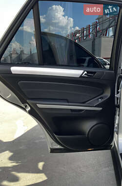 Внедорожник / Кроссовер Mercedes-Benz M-Class 2010 в 
