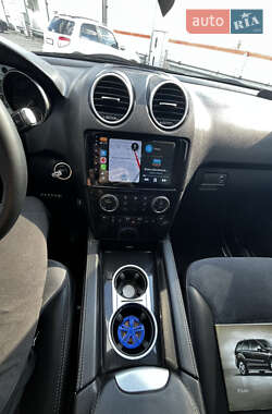 Внедорожник / Кроссовер Mercedes-Benz M-Class 2010 в 