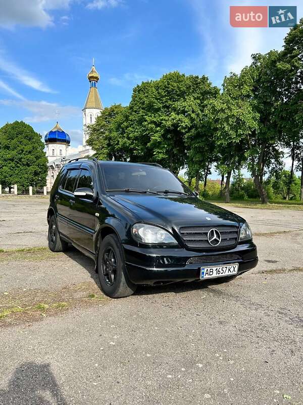 Mercedes-Benz M-Class 1999