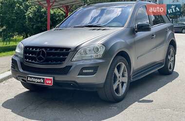Mercedes-Benz M-Class 2011 Mercedes-Benz M-Class 2011