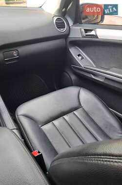 Внедорожник / Кроссовер Mercedes-Benz M-Class 2006 в 