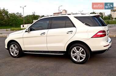 Внедорожник / Кроссовер Mercedes-Benz M-Class 2013 в 