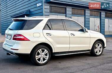 Внедорожник / Кроссовер Mercedes-Benz M-Class 2013 в 