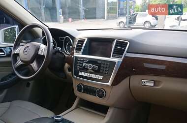 Внедорожник / Кроссовер Mercedes-Benz M-Class 2013 в 