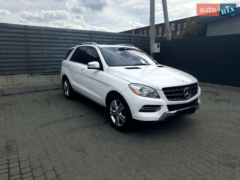 Внедорожник / Кроссовер Mercedes-Benz M-Class 2015 в Львове
