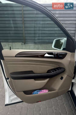 Внедорожник / Кроссовер Mercedes-Benz M-Class 2015 в 