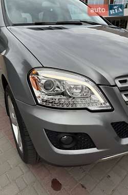 Внедорожник / Кроссовер Mercedes-Benz M-Class 2011 в 