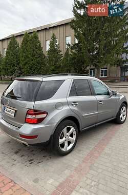 Внедорожник / Кроссовер Mercedes-Benz M-Class 2011 в 