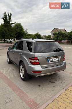Внедорожник / Кроссовер Mercedes-Benz M-Class 2011 в 