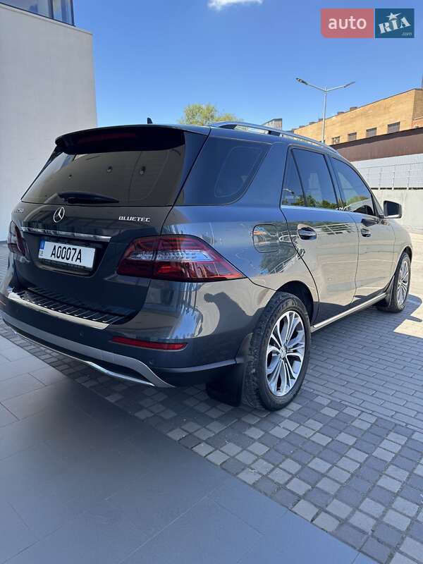 Внедорожник / Кроссовер Mercedes-Benz M-Class 2012 в Запорожье