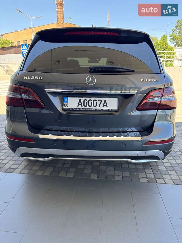 Внедорожник / Кроссовер Mercedes-Benz M-Class 2012 в Запорожье