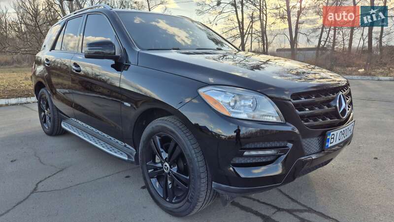 Внедорожник / Кроссовер Mercedes-Benz M-Class 2011 в Полтаве