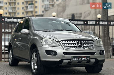 Внедорожник / Кроссовер Mercedes-Benz M-Class 2006 в 