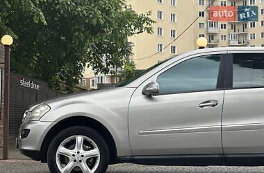 Внедорожник / Кроссовер Mercedes-Benz M-Class 2006 в 