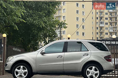 Внедорожник / Кроссовер Mercedes-Benz M-Class 2006 в 