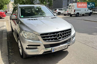 Mercedes-Benz M-Class 2012 Mercedes-Benz M-Class 2012