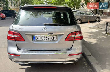 Позашляховик / Кросовер Mercedes-Benz M-Class 2012 в 