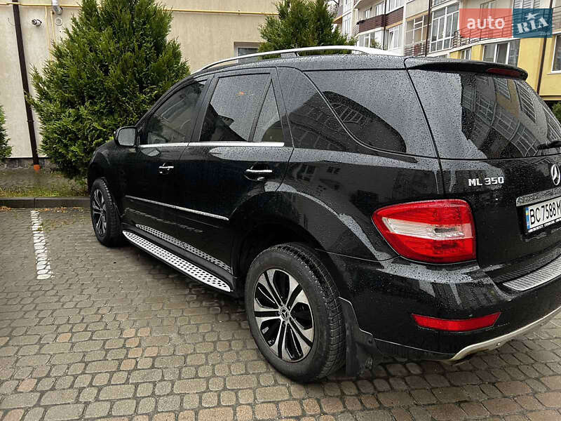 Позашляховик / Кросовер Mercedes-Benz M-Class 2009 в Львові