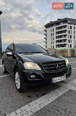Позашляховик / Кросовер Mercedes-Benz M-Class 2010 в 