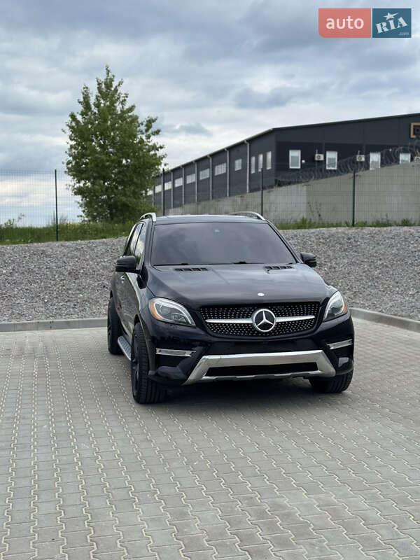 Внедорожник / Кроссовер Mercedes-Benz M-Class 2014 в Вишневом фото 8 Внедорожник / Кроссовер Mercedes-Benz M-Class 2014 в Вишневом