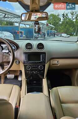 Позашляховик / Кросовер Mercedes-Benz M-Class 2006 в 