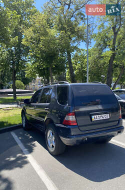 Внедорожник / Кроссовер Mercedes-Benz M-Class 2000 в 