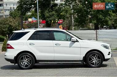 Позашляховик / Кросовер Mercedes-Benz M-Class 2013 в 