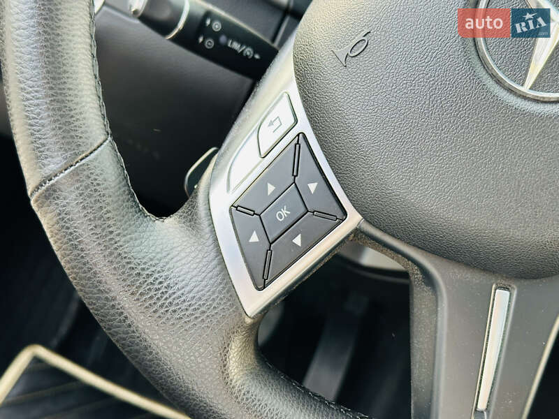 Позашляховик / Кросовер Mercedes-Benz M-Class 2013 в Харкові