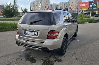 Внедорожник / Кроссовер Mercedes-Benz M-Class 2006 в 