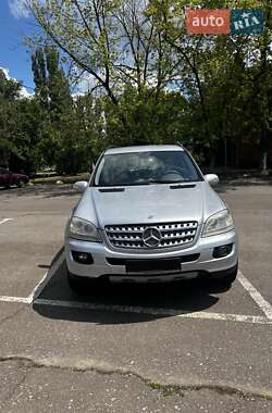 Позашляховик / Кросовер Mercedes-Benz M-Class 2005 в Одесі
